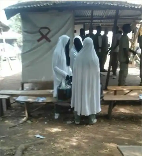 See What this Female Corpers Wore at the NYSC Camp (Photo)